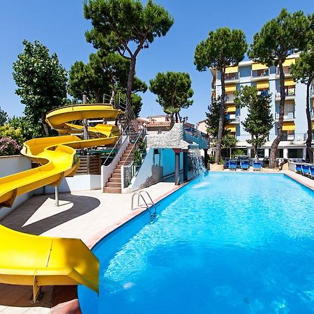 Hotel Fabrizio Rimini Exterior photo