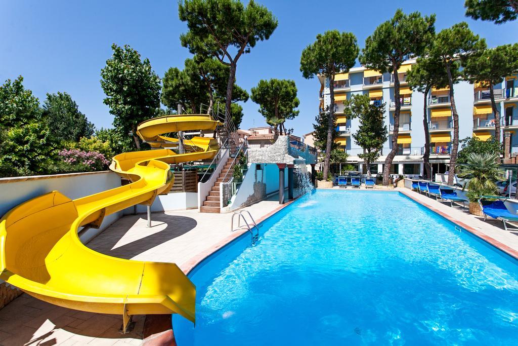 Hotel Fabrizio Rimini Exterior photo